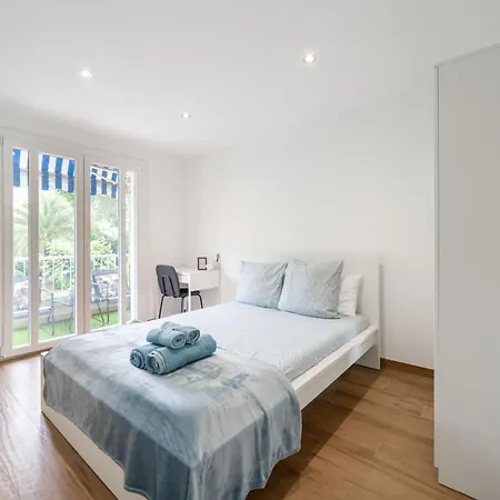 Modern Apartment, Steps From Tramway Apartment