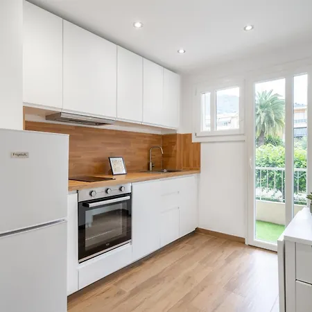 Modern Apartment, Steps From Tramway شقة نيس