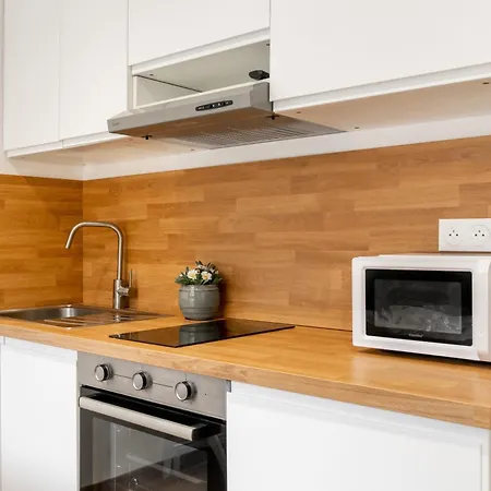 Daire Modern Apartment, Steps From Tramway *