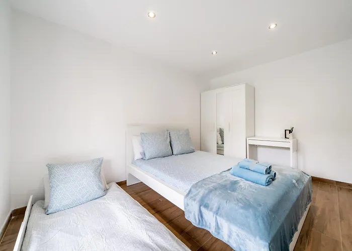 Modern Apartment, Steps From Tramway Апартаменты Ницца