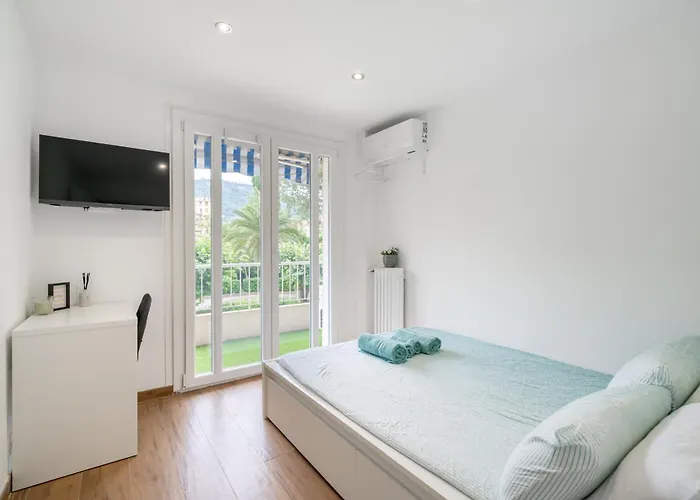 Modern Apartment, Steps From Tramway