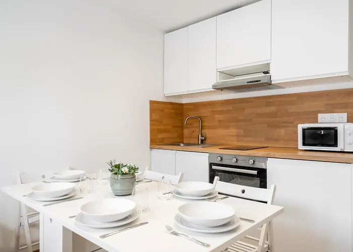 Modern Apartment, Steps From Tramway * Nizza