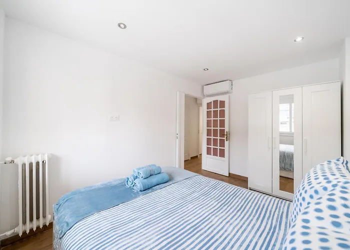 Apartman Modern Apartment, Steps From Tramway Nizza