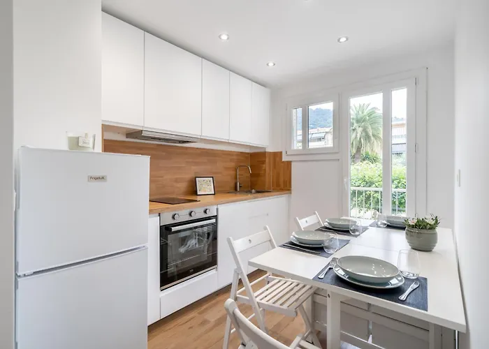 Modern Apartment, Steps From Tramway Appartement *